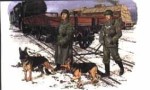 Niemiecki patrol Feldgendarmerie 1:35 z psami, figurki do pomalowania, Dragon 6098