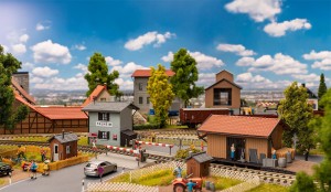 Zestaw Przejazd kolejowy i obok niego H0-1:87, Faller 190141