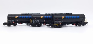 Zestaw 3 cystern typu Zas H0-1:87 Petrom ep. VI, ACME AF22002, NA ZAMÓWIENIE