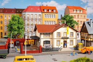 Budynek poczty z akcesoriami H0, Auhagen 11479