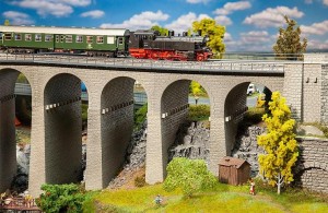 Wiadukt dwutorowy prosty H0-1:87, Faller 120465, NA ZAMÓWIENIE