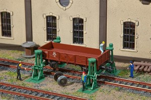 Podnośnik do wagonów H0-1:87, Faller 120278