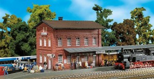 Dworzec Waldbrunn H0-1:87, Faller 110099, NA ZAMÓWIENIE