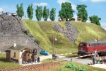 Przejazd kolejowy z budką dróżnika H0-1:87, Auhagen 11345