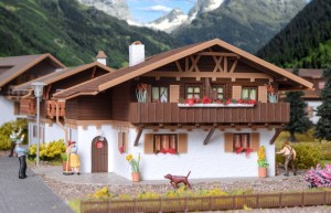 Dom wiejski Waldesruh H0-1:87, Vollmer 49252