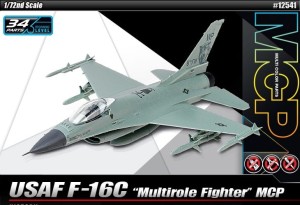Myśliwiec F-16C USAF 1:72, Academy 12541