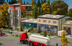 Mleczarnia H0-1:87 z silosem, Faller 130198, NA ZAMÓWIENIE