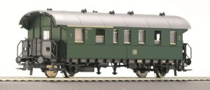 Wagon osobowy 1/2. kl. "Donnerbüchse" H0-1:87 DB ep. III, Roco 44211