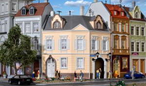 Kamienica narożna przy Schillerplatz w Görlitz H0-1:87, Kibri 38387, NA ZAMÓWIENIE