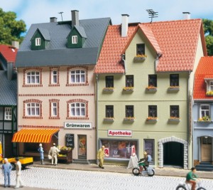 Kamienice przy Bahnhofstraße 5/7 H0 (TT), Auhagen 12345