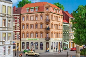Kamienica narożna Schmidtstraße 10 H0-1:87, Auhagen 11447, NA ZAMÓWIENIE