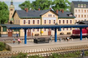 Peron zadaszony TT-1:120, Auhagen 13312, NA ZAMÓWIENIE
